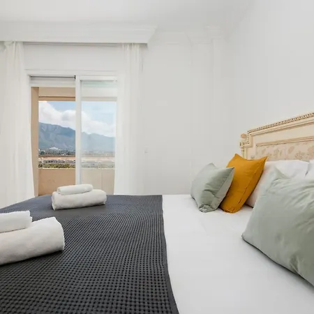 Sea View In The Center Of Puerto Banus And Private Parking